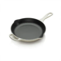 Keukengerei Verkoop -Keukengerei Verkoop 20182237160422 le creuset signature cast iron round skillet 23cm meringue