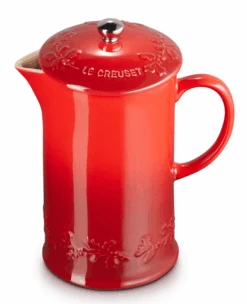 Le Creuset Holly Collectie Cafetière 800 Ml Aardewerk Kersrood -Keukengerei Verkoop lc 20200612 zs ps fs 60706080601503 003