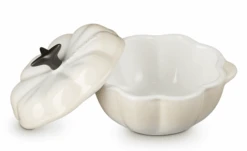 Le Creuset Minipan Pompoen 350 Ml Aardewerk Meringue -Keukengerei Verkoop lc 20200703 zs ps fs 61802357160003 005