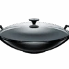 Le Creuset Wok Met Glazen Deksel 4,5 Liter ø 36 Cm Gietijzer Mat Zwart -Keukengerei Verkoop lc 20210125 ad ps ns 25304360000460 001 2