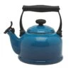 Le Creuset Tradition Fluitketel 2,1 Liter Staal Marseillebla -Keukengerei Verkoop le creuset tradition fluitketel 2 1 liter staal marseilleblauw