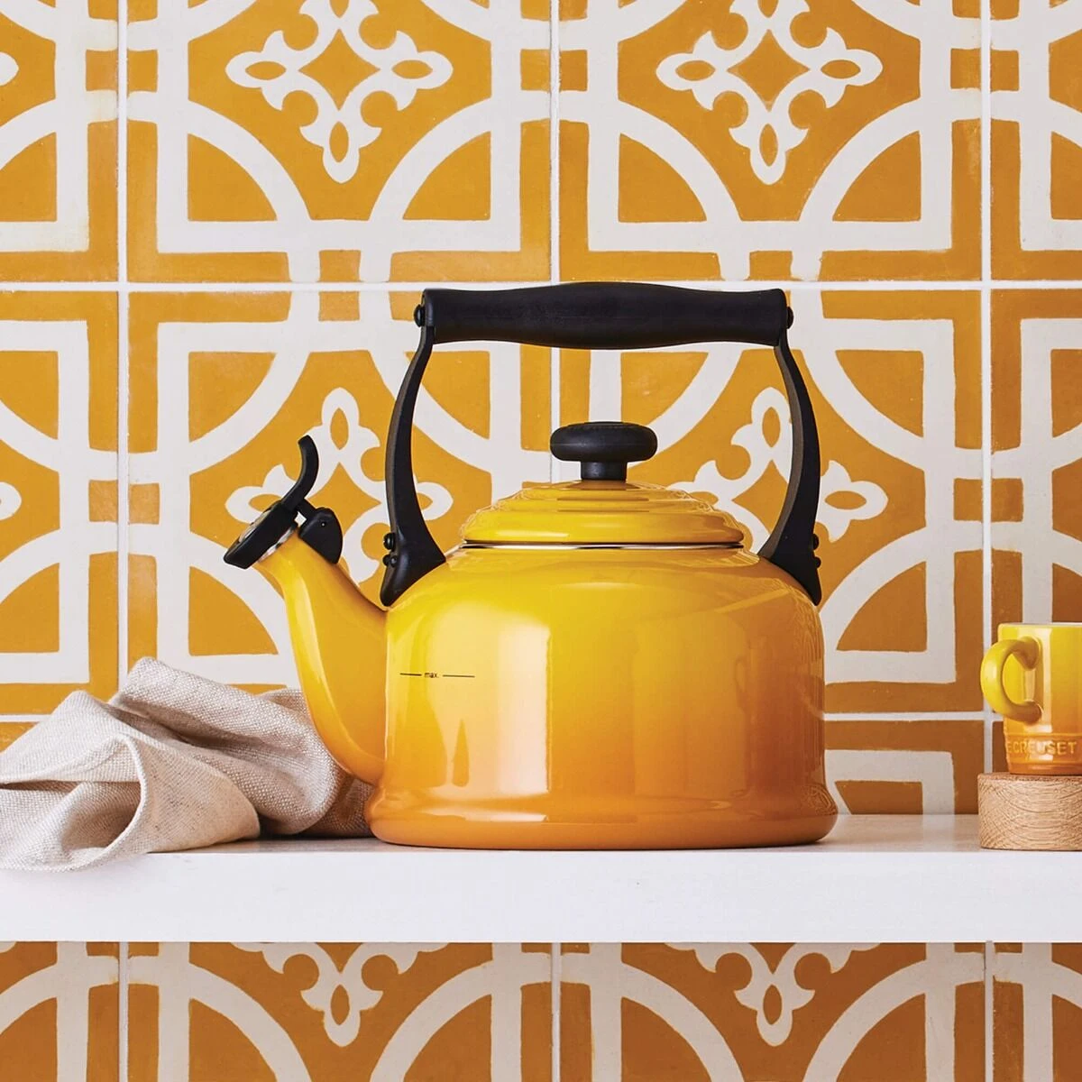 Le Creuset Tradition Fluitketel 2,1 Liter Staal Nectar 7 Le Creuset Tradition Fluitketel 2,1 Liter Staal Nectar - Afbeelding 5