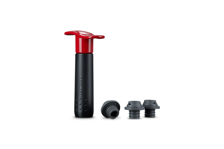 Le Creuset Screwpull WA-137 Wijnpompset Kersrood 3 Le Creuset Screwpull WA-137 Wijnpompset Kersrood